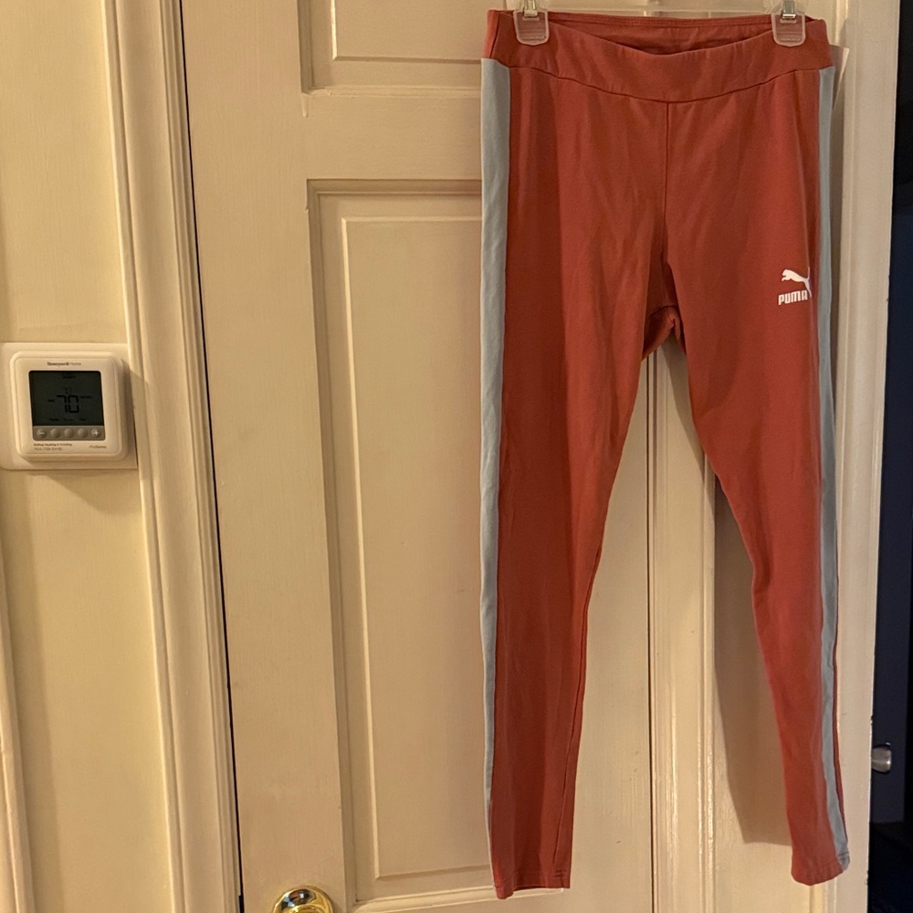 PUMA Women’s Capri Length Pink and Gray Leggings